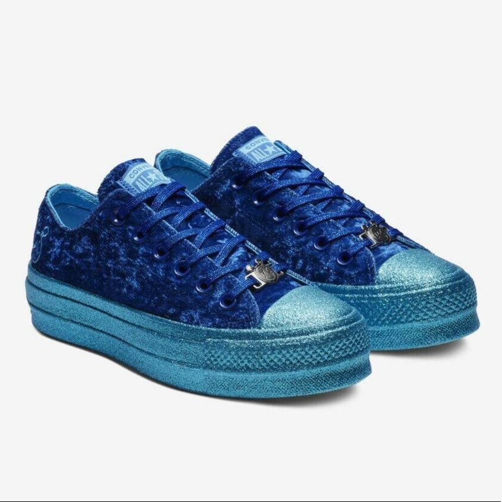 CONVERSE MILEY CYRUS WOMENS CHUCK TAYLOR BLUE